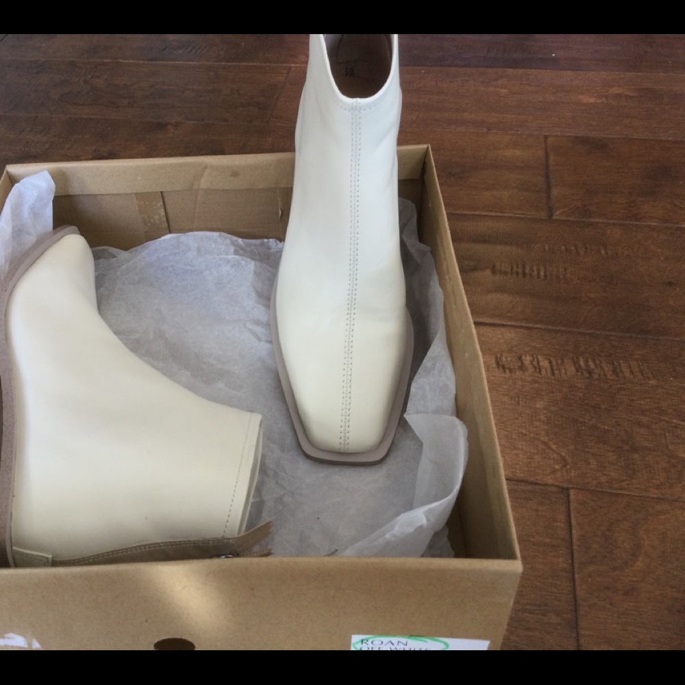 Boots. Stunning boots in leather and insole leather